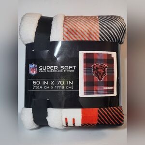NWT NFL Chicago Bears Super Soft Faux Shearling Throw - Orange, Navy, White